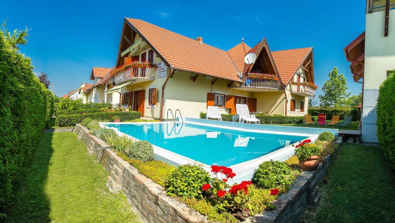 Familia Apartment 100/3 Балатонмариафюрдё Экстерьер фото